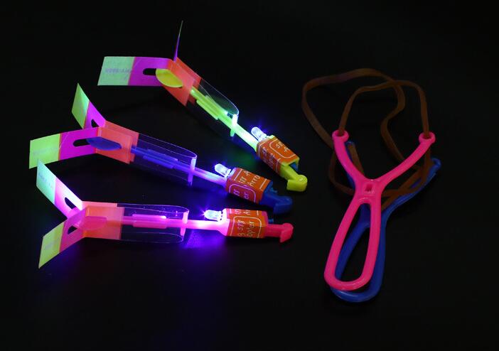 baby toy 100Pcs/lot or 50pcs y-shape random color Light Arrow Flying Toy LED Lighting Flash Toys Party Fun Gift Catapult
